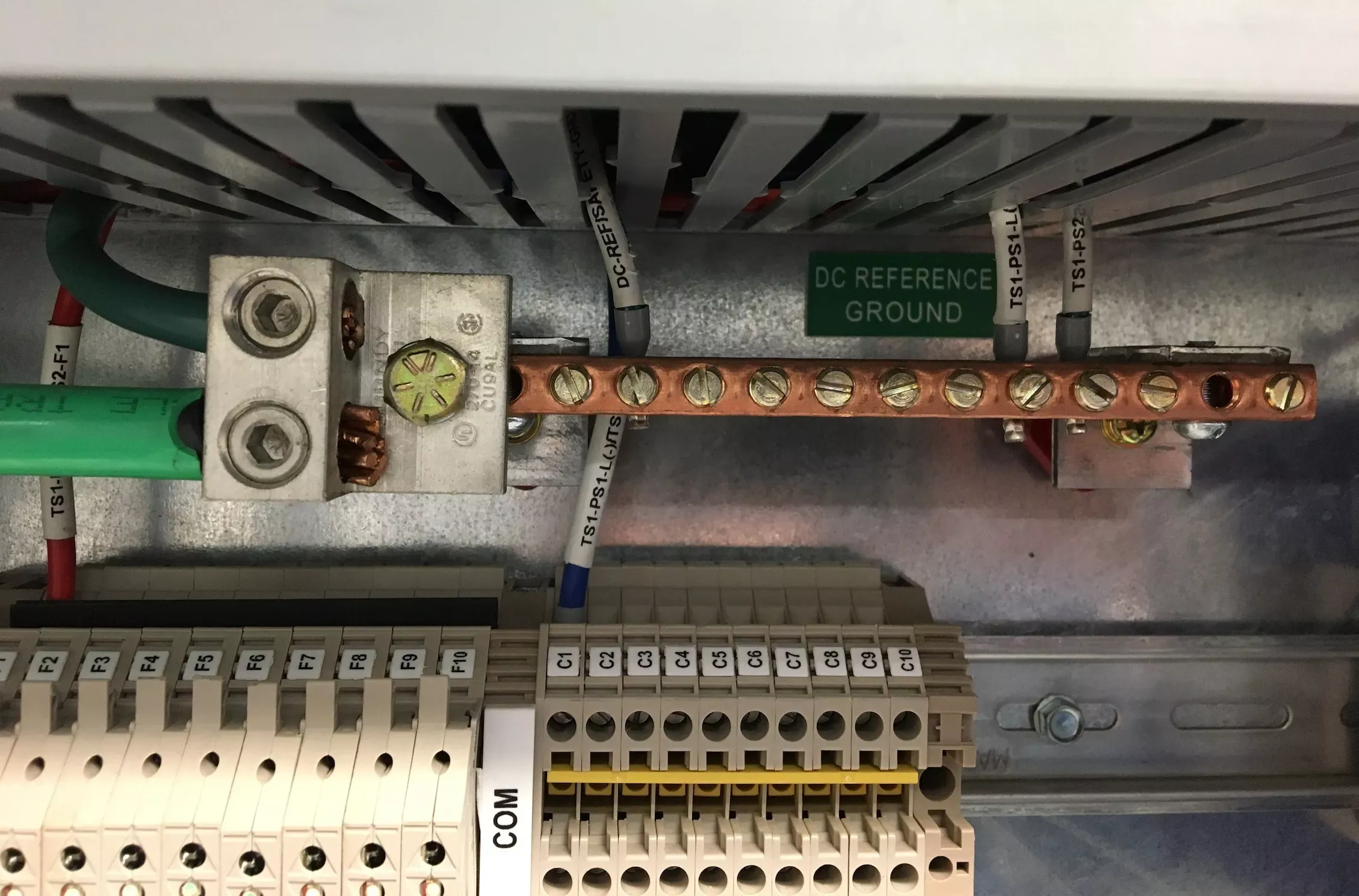 La Importancia de la Tierra Física Aislada en Equipos Inverter